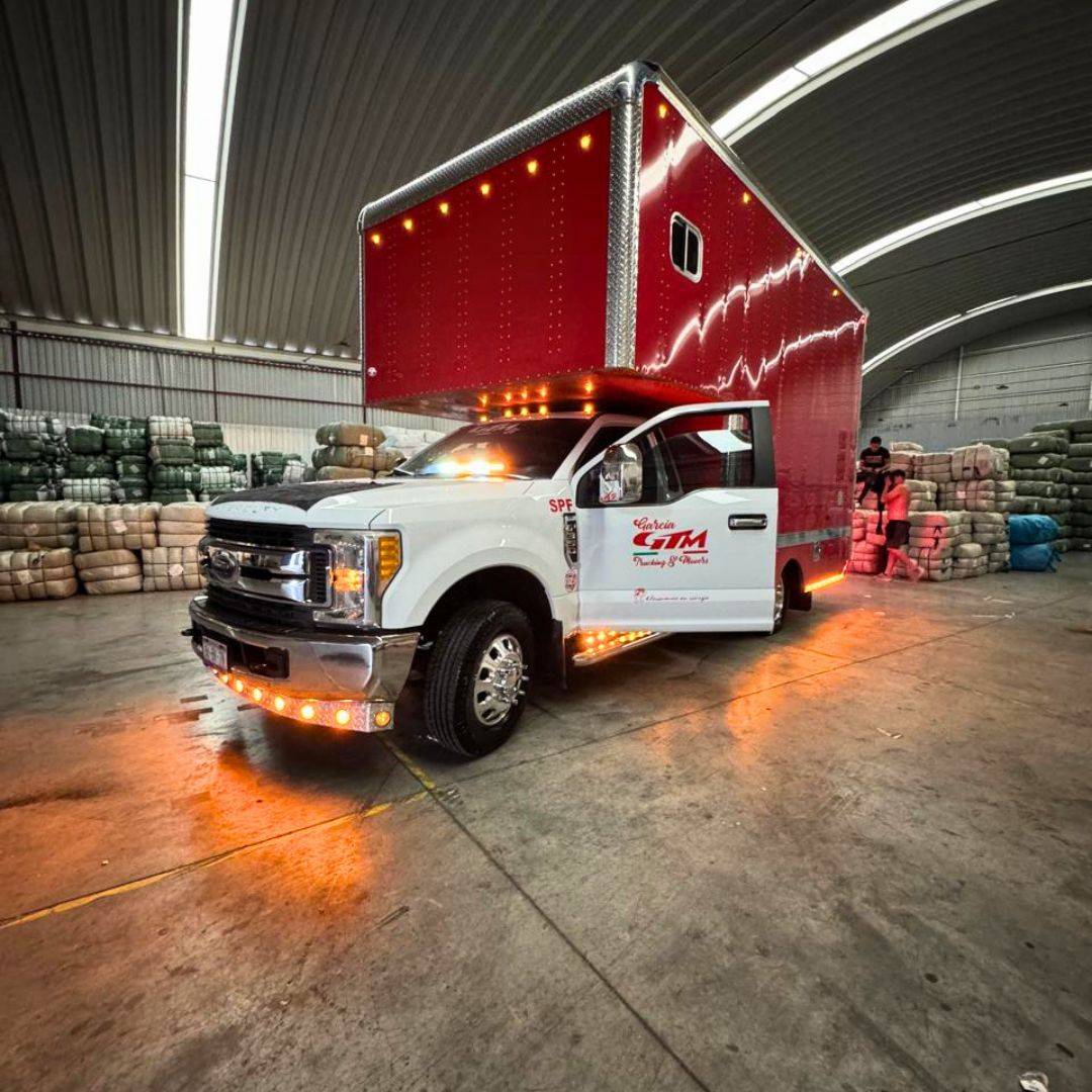 Camionetas con cajas con rampas para transporte de carga en CDMX