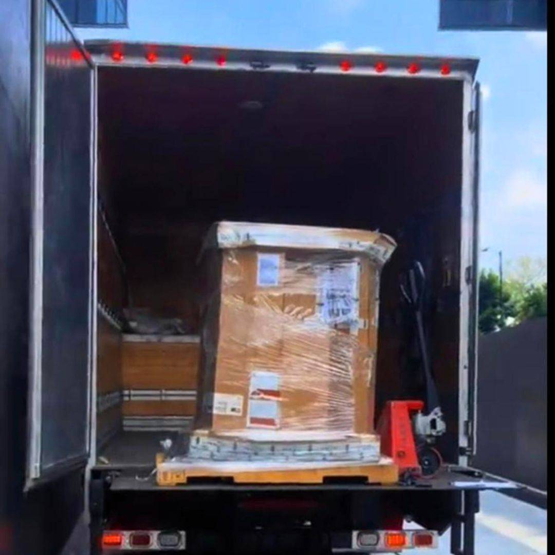 Cajas con Rampa Carga empresarial en camioneta
